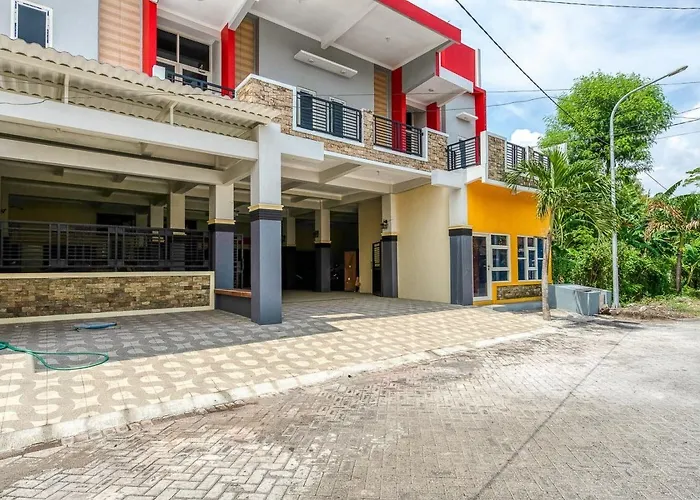 RedDoorz Syariah @ Kertomenanggal Surabaya Hotel